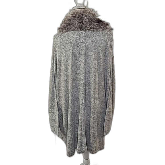 NWOT Faux Fur Cardigan by Jennifer Lopez XL - Picture 3 of 7